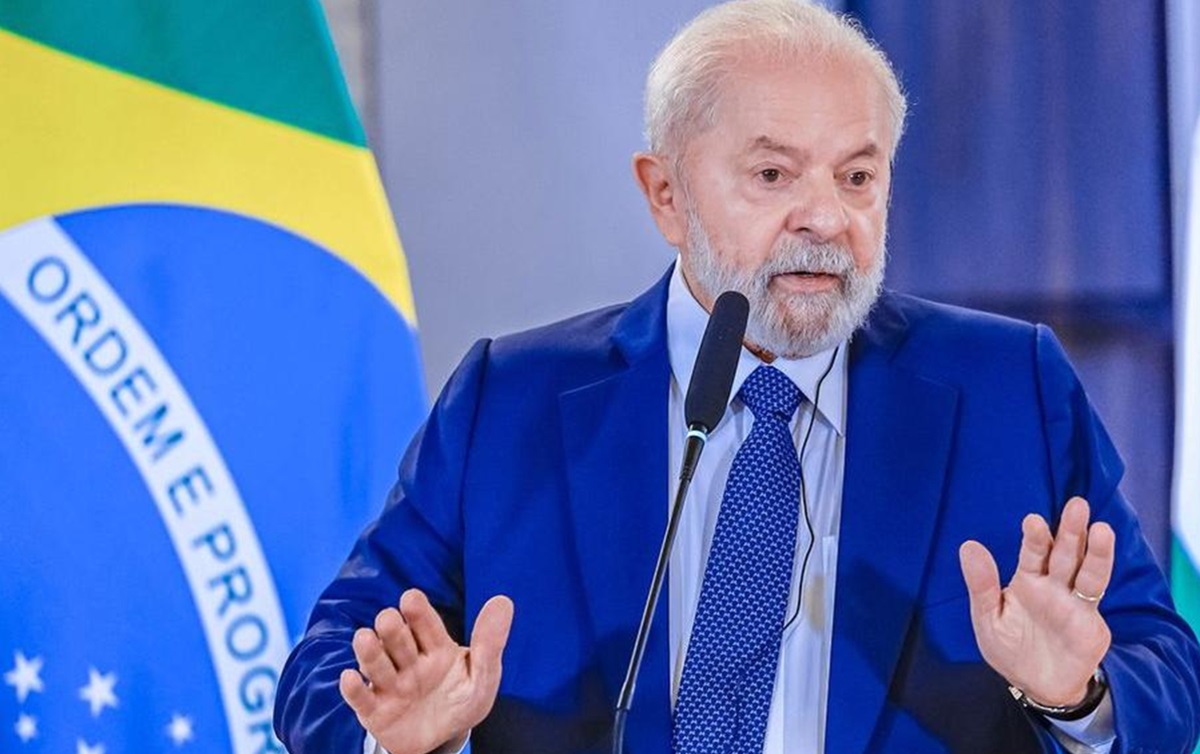 Lula sanciona lei que cria bolsa para população de rua