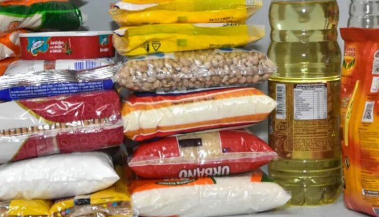 Preço da cesta de alimentos básicos cai 4,82% em 2023, para R$ 302,24