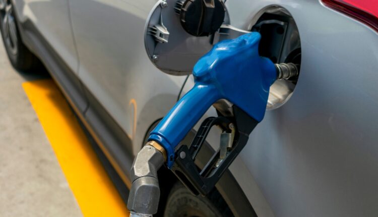 Preço médio da gasolina cai na primeira semana de 2024 no Brasil