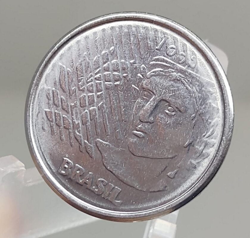 Colecionadores buscam três moedas de 10 centavos valiosas. Você tem na sua casa?
