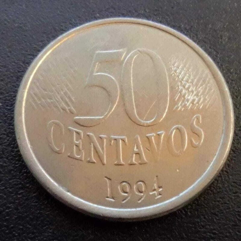 Duas moedas de 50 centavos que podem estar na sua carteira já valem R$ 300 em 2024