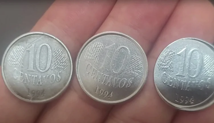 Grupo de moedas de 10 centavos que podem valer R$ 400. Você tem alguma?