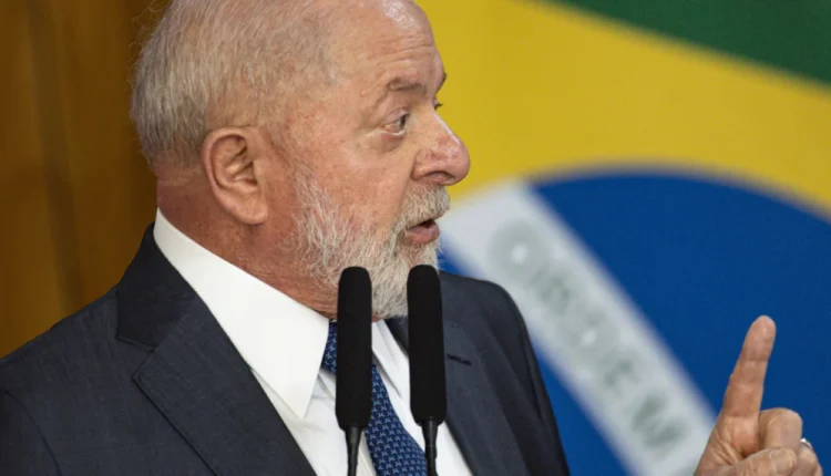 Lula deve apresentar PL que regulamenta trabalho por app nesta segunda, 4