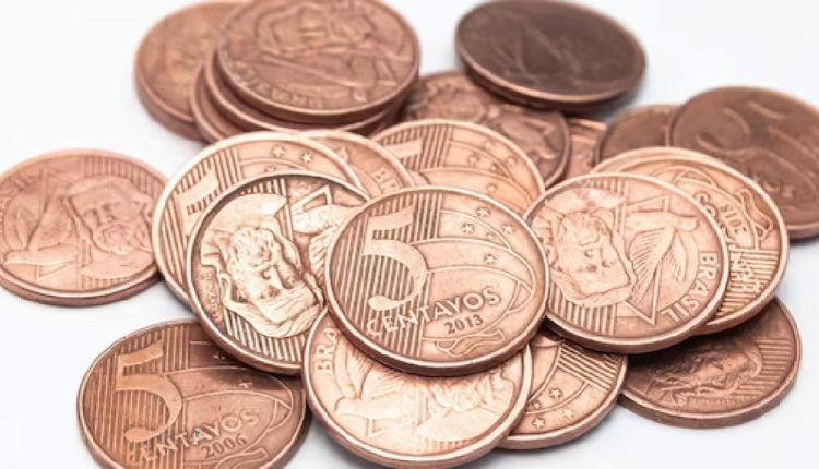 Grupo de moedas de 5 centavos (98, 99 e 2000) vale mais de R$ 1,4 mil. Veja como