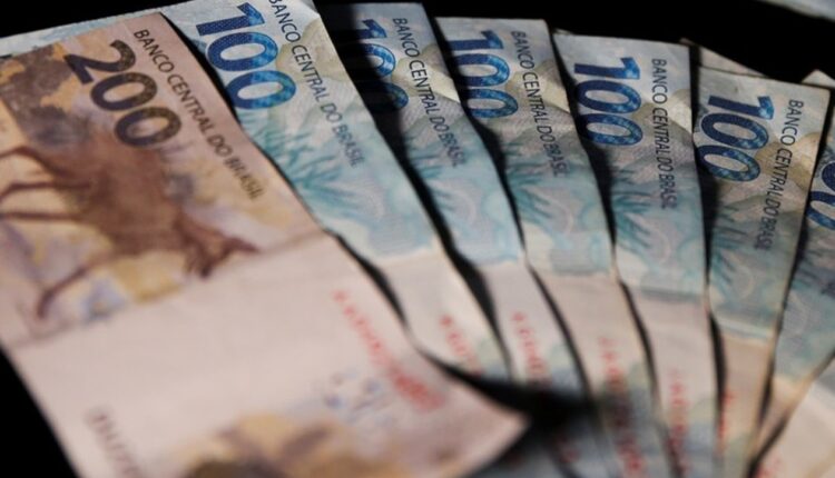 Martelo batido com novo salário mínimo de R$ 2.512,59; veja quem leva essa grana