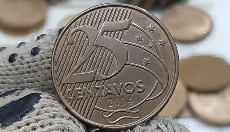 R$ 100 cada uma: conheça três moedas raras de 25 centavos que ainda estão em circulação