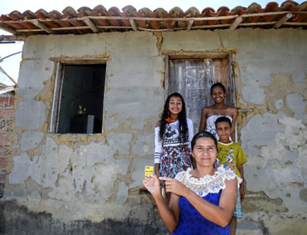 MÃES que recebem o Bolsa Família PRECISAM conferir AGORA mudança que IMPACTARÁ seus pagamentos