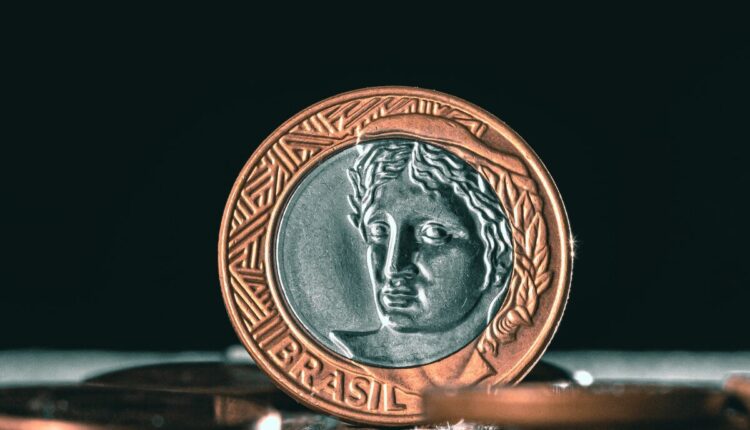 Você pode ficar rico apenas colecionando essas moedas de 1 real comemorativas!
