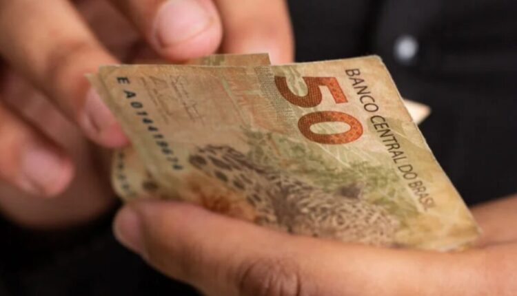 Caixa e Banco do Brasil liberam antecipadamente o Abono Salarial de 2025: Descubra se Você Tem Direito