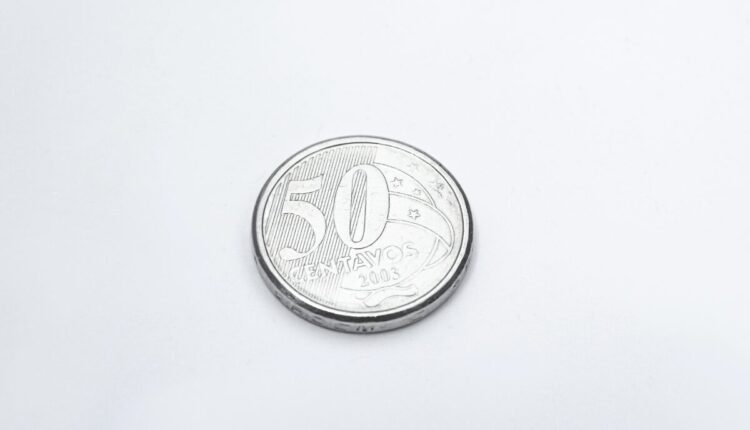 Esse pequeno defeito nessa moeda de 50 centavos transformou ela em um verdadeiro tesouro.