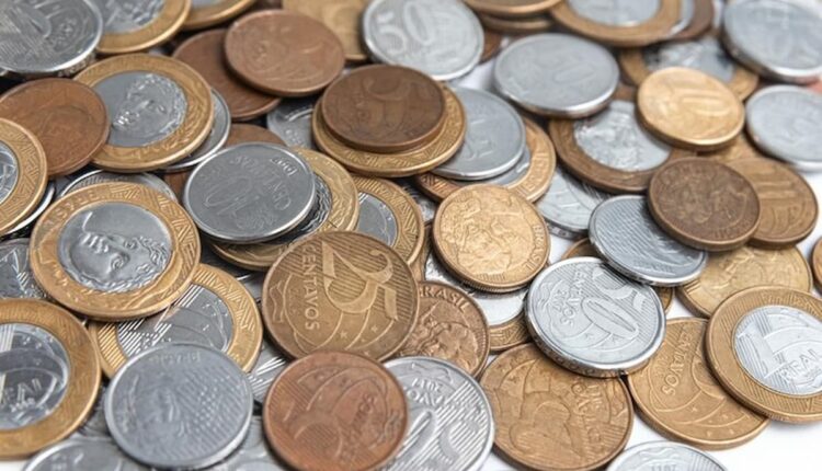 Moedas antigas de 50 centavos estão valendo MUITO DINHEIRO no país