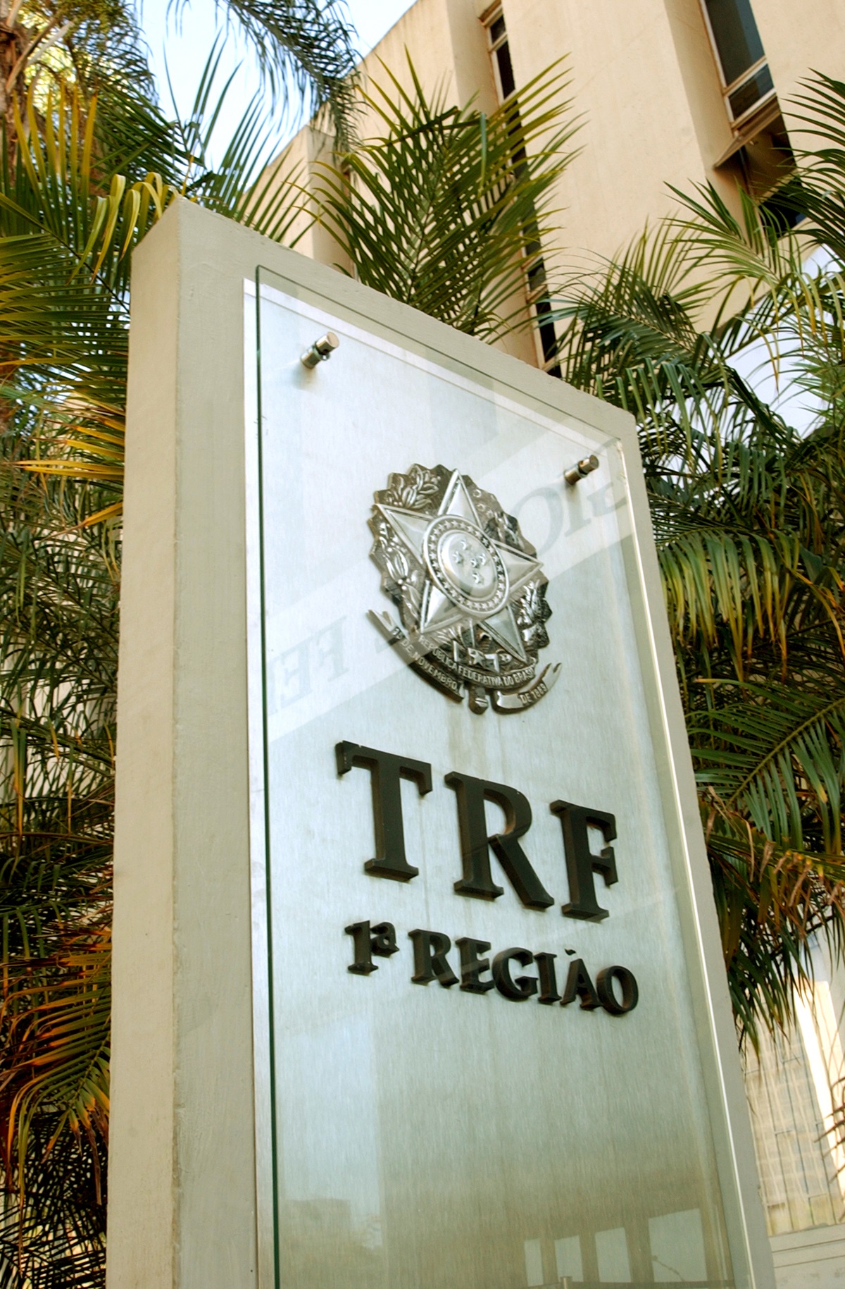 Veja os benefícios adicionais oferecidos no Concurso TRF DF; Imagem: TRF 1º Região