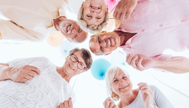 Benefícios para idosos além da aposentadoria: 4 direitos para quem tem mais de 65 anos