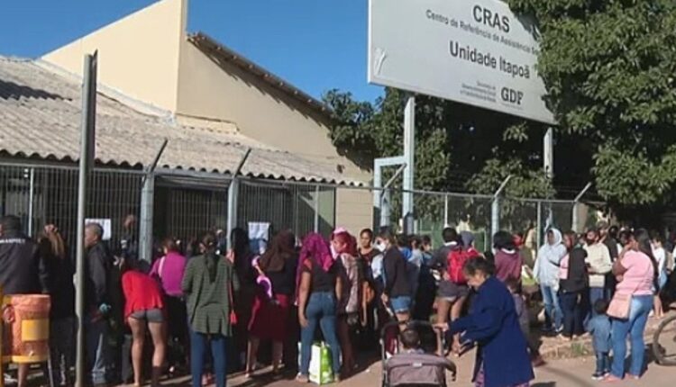 CRAS tem fila de cidadãos na porta APÓS CONVOCAÇÃO URGENTE para receber R$ 600 em JUNHO