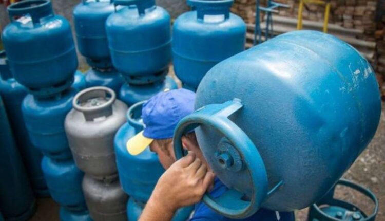Preço do Gás de Cozinha sobe no país, pressionado por reajuste da Petrobras