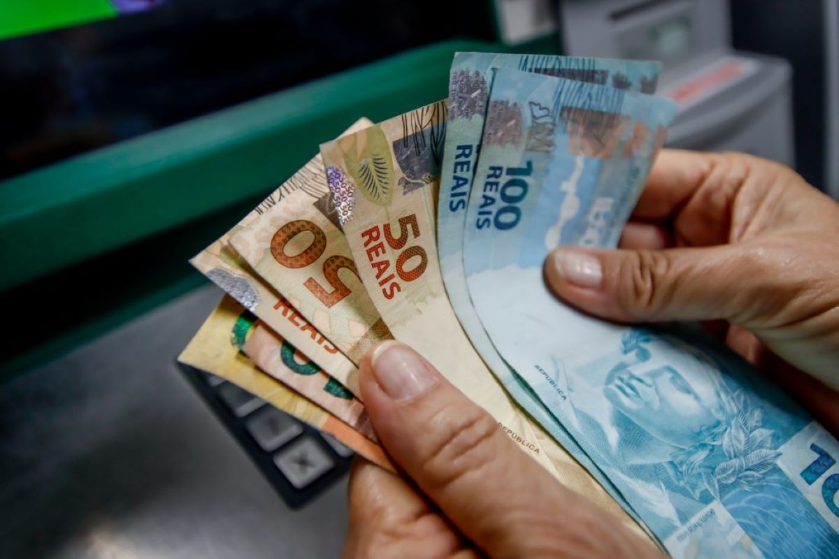 Alguns brasileiros têm valores elevados esquecidos em bancos