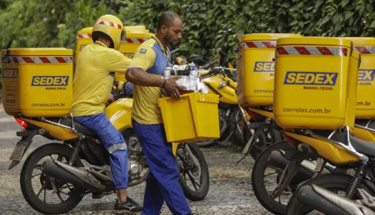 Correios: ATUALIZAÇÕES IMPORTANTES do concurso de 3.200 vagas para MÉDIO e SUPERIOR; veja!