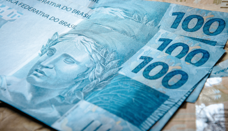 Venda essas notas de 100 reais e ganhe mais de R$ 1 mil no mercado de colecionadores.