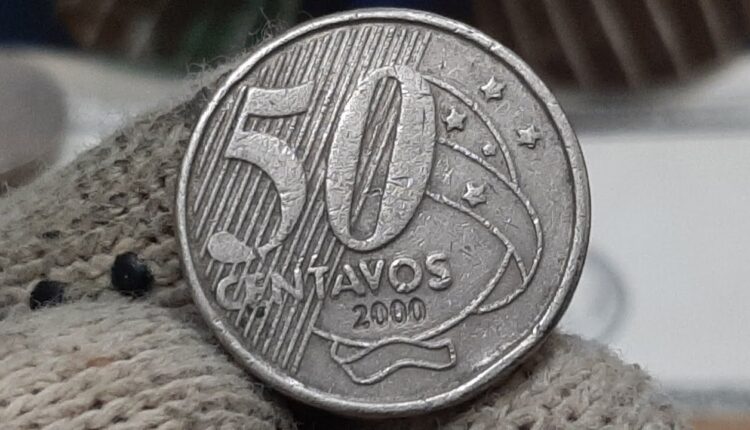 Quanto valem as famosas moedas de 50 centavos de 1998, 2000 e 2001 de acordo com os colecionadores?