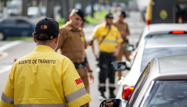 Agente de Trânsito: 5 editais abertos com vagas para NÍVEL MÉDIO; veja lista