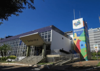 Prédio da Embratur em Brasília representa o edital do processo seletivo com inscrições abertas em 2026.