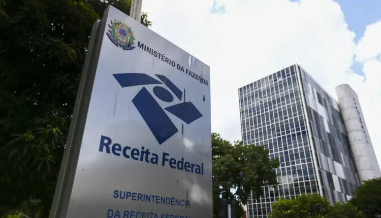 Receita Federal chama todos os aprovados - Imagem: Agência Brasil