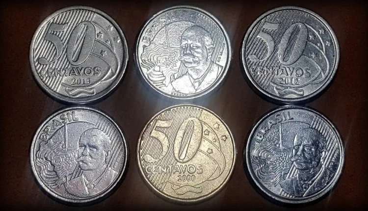 Três moedas valiosas de 50 centavos que podem ser encontradas no troco