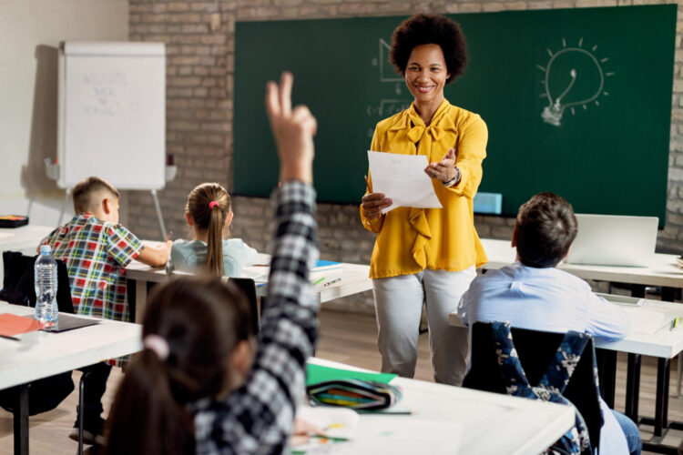 Confira os principais concursos para professores previstos este ano