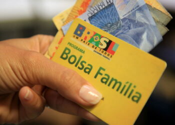 A polêmica do Bolsa Família: o que impede o governo de controlar apostas?