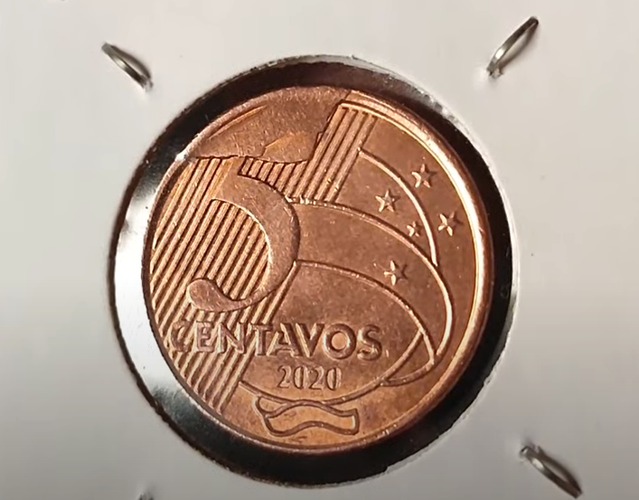 Moeda de 5 centavos 2020 com cunho quebrado