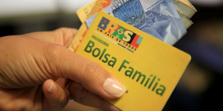 Bolsa Família: mais de 2 milhões têm benefício reduzido em janeiro; você está na lista?