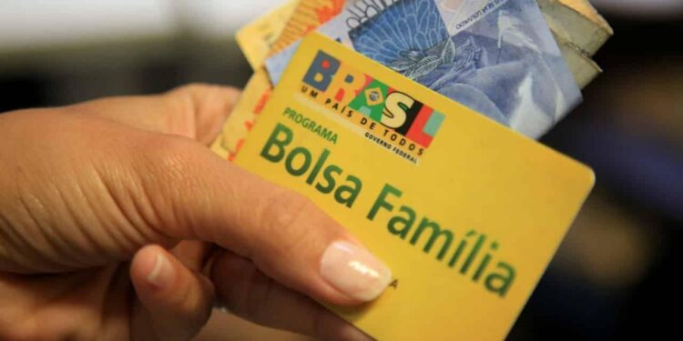 Últimos pagamentos do Bolsa Família: confira quem recebe nesta quarta-feira (30)