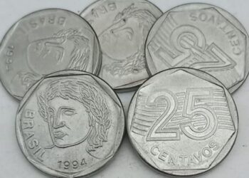 Moeda de 25 centavos híbrida com erro de cunho trocado, potencialmente valiosa.