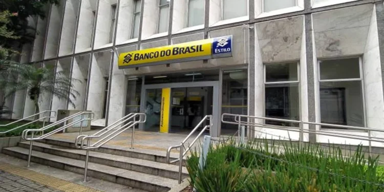 Fachada de agência do Banco do Brasil, ilustrando o atendimento bancário durante o Carnaval