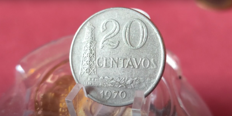 Moeda de 20 centavos de 1970 com torre petrolífera – item raro da numismática brasileira