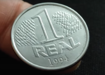 Moeda de 1 real de 1994 da primeira família do real, uma das mais valorizadas no mercado de colecionadores.