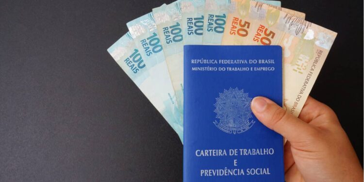 Trabalhou de carteira assinada? Descubra se vai receber o PIS/Pasep 2025!