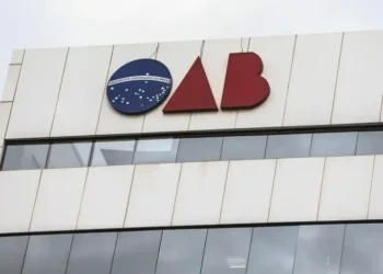 Fachada do prédio da OAB, representando a realização da prova escrita da OAB 42