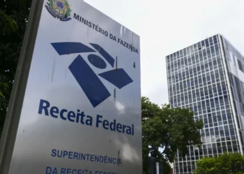 Fachada da Receita Federal, representando a instituição e o possível concurso para auditor e administrativo em 2025.