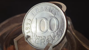 Reverso da moeda de 100 cruzeiros de 1993, peça valiosa para colecionadores.