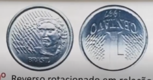 Moeda de 1 centavo com erro de reverso invertido, um detalhe raro e valioso para colecionadores.