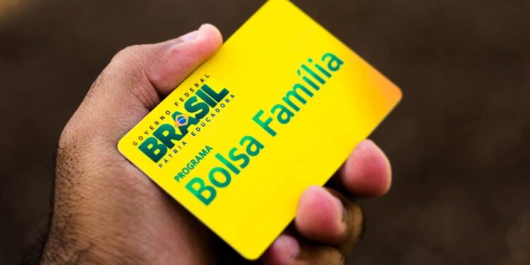 CONTAGEM REGRESSIVA: veja quanto tempo falta para a retomada dos pagamentos do Bolsa Família