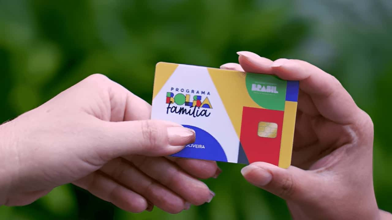 Bolsa Família volta amanhã (18/03); veja como consultar seus valores com antecedência