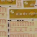 Bilhetes do Dia de Sorte preenchidos para aposta na loteria