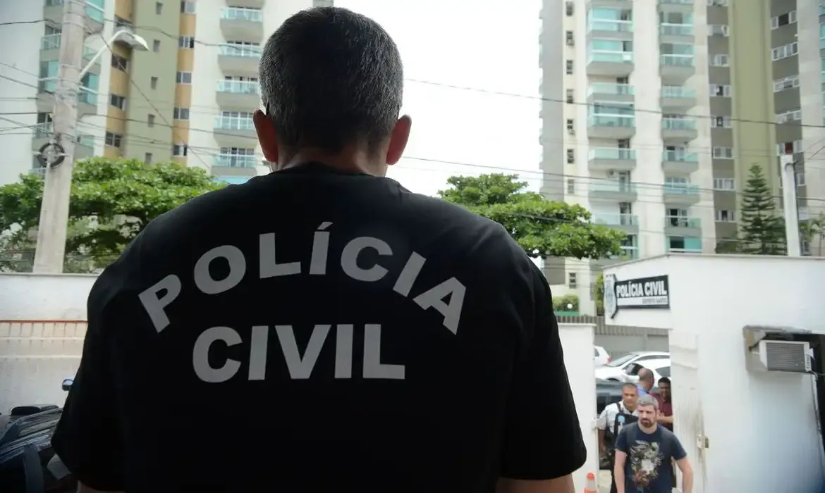 Policial civil se preparando para concurso da Polícia Civil RS