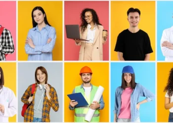 Jovens profissionais representando diversas carreiras promissoras do futuro.