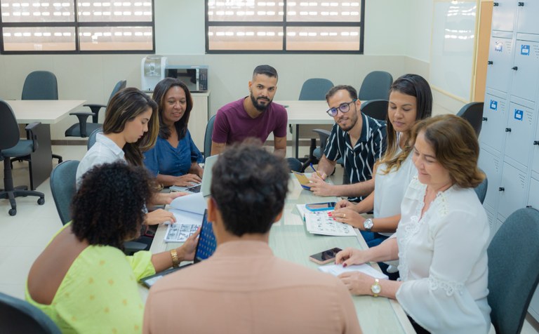 Edital publicado: Paraíba abre 2 mil vagas em concurso para professor com salários de quase R$ 7 mil Edital publicado: Paraíba abre 2 mil vagas em concurso para professor com salários de quase R$ 7 mil