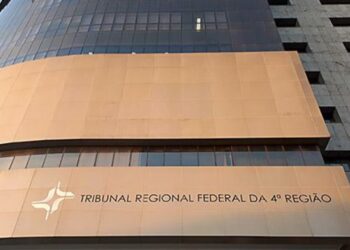 Concurso do TRF4 abre edital com vagas para diversas áreas e salários atrativos; veja detalhes