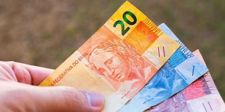 Do Leme ao Tribunal: As 10 profissões com os maiores salários do Brasil em 2025