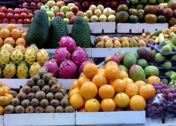 Como escolher frutas no supermercado: veja o guia definitivo